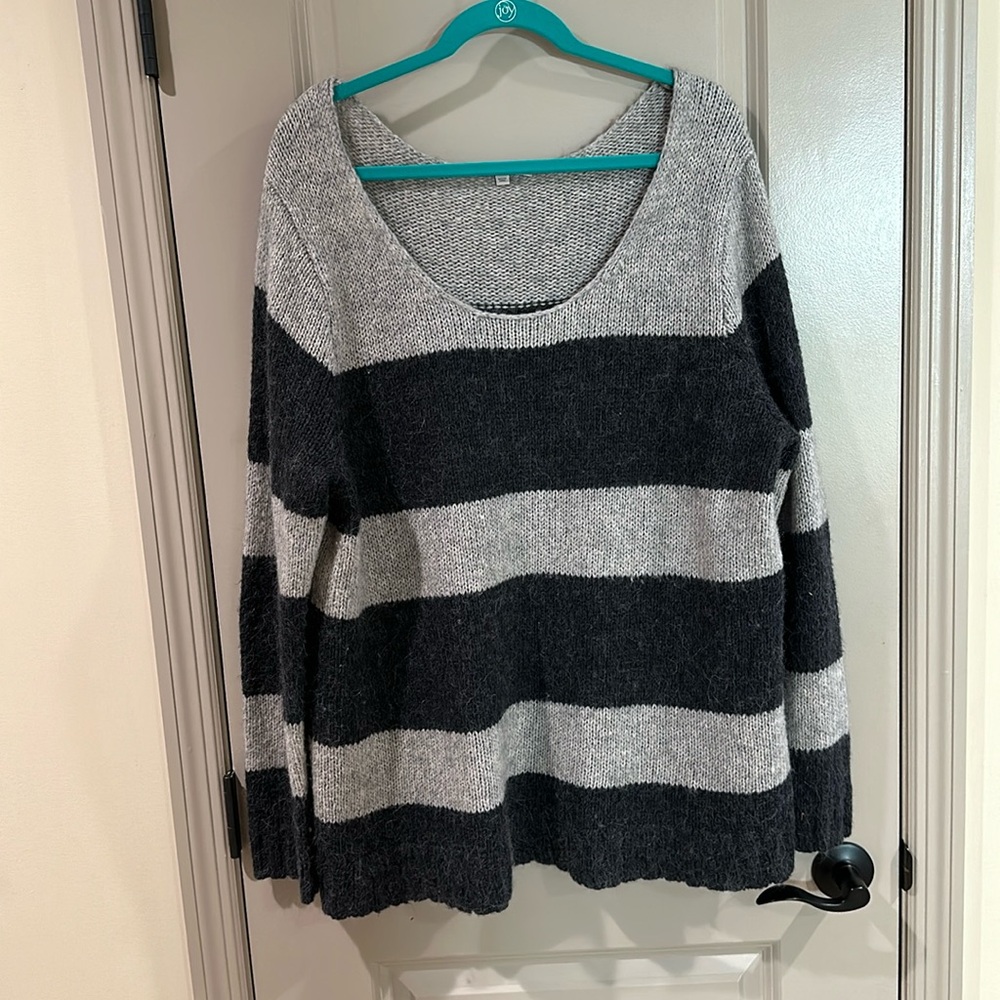 Striped GAP sweater in size XXL